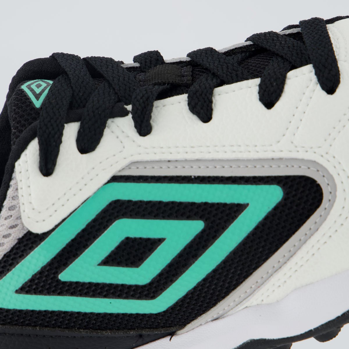 Chuteira Umbro Society Pro Challenge Uptake Branca Branco/Preto 7