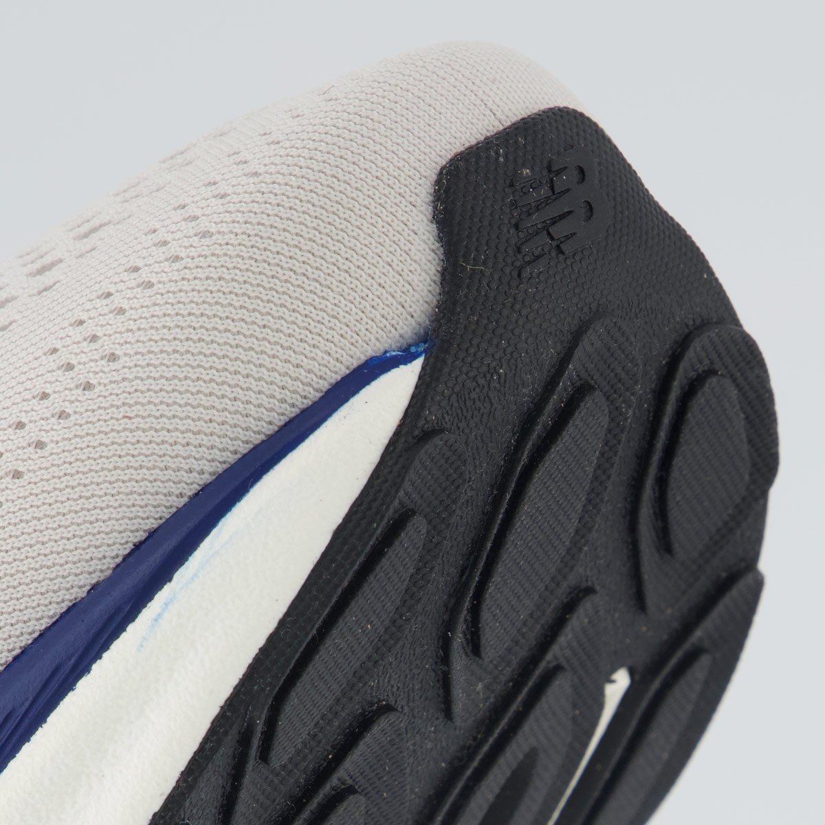 Tênis New Balance Fresh Foam X Kaiha Road V2 Cinza Claro Cinza 8