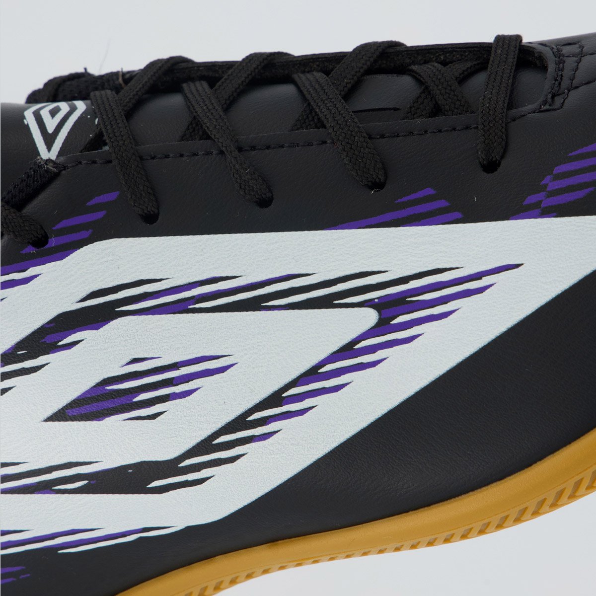 Chuteira Umbro Invictus Futsal Preta e Branca Preto 7