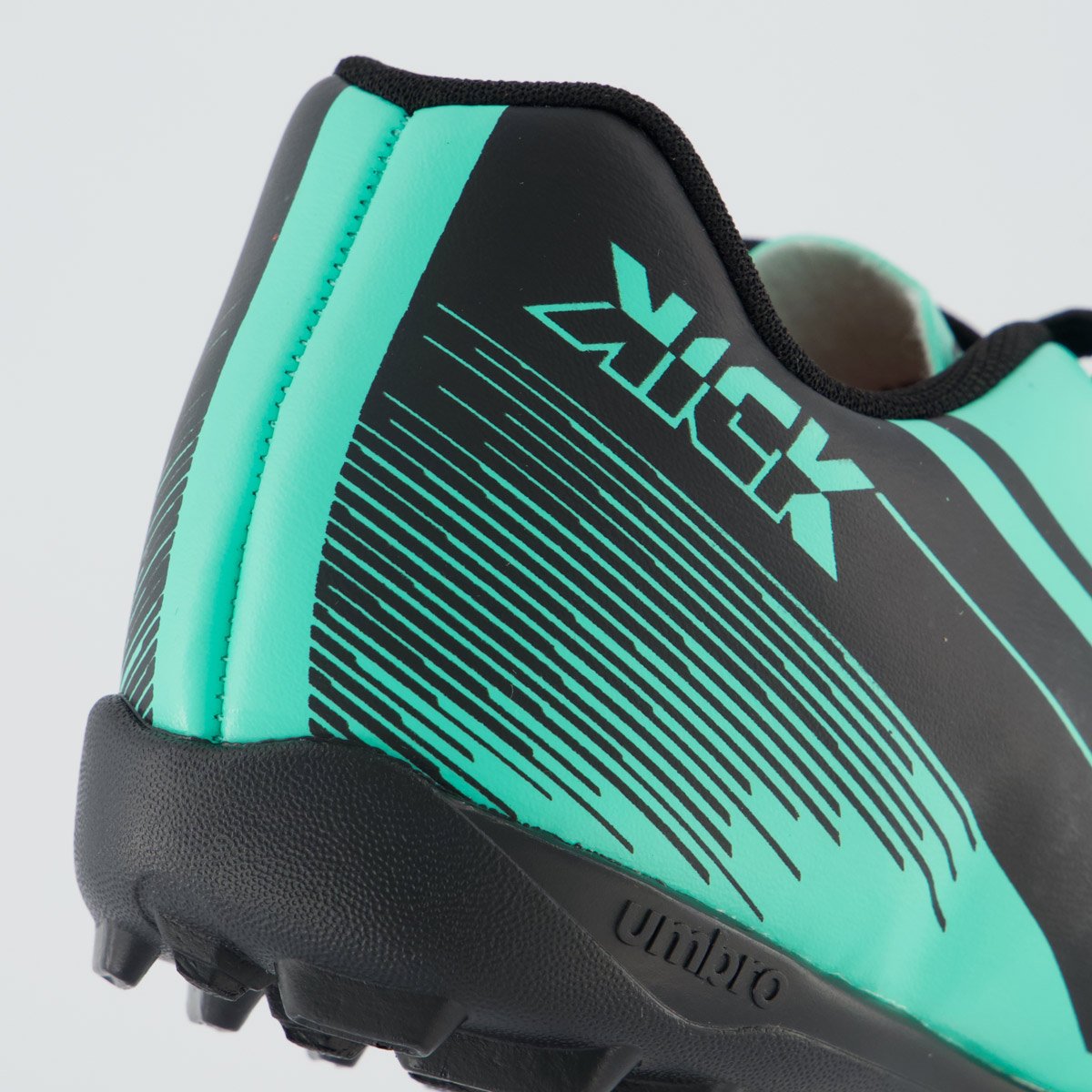 Chuteira Umbro Kick Society Juvenil Verde e Preta Verde 6