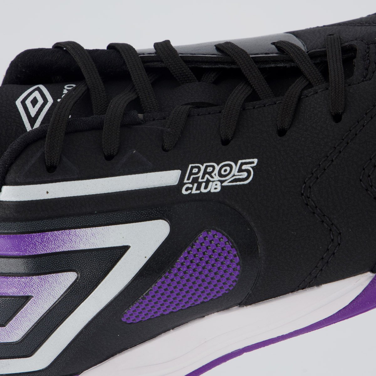 Chuteira Umbro Pro 5 Bump Club Futsal Preta e Roxa Preto/Roxo 7