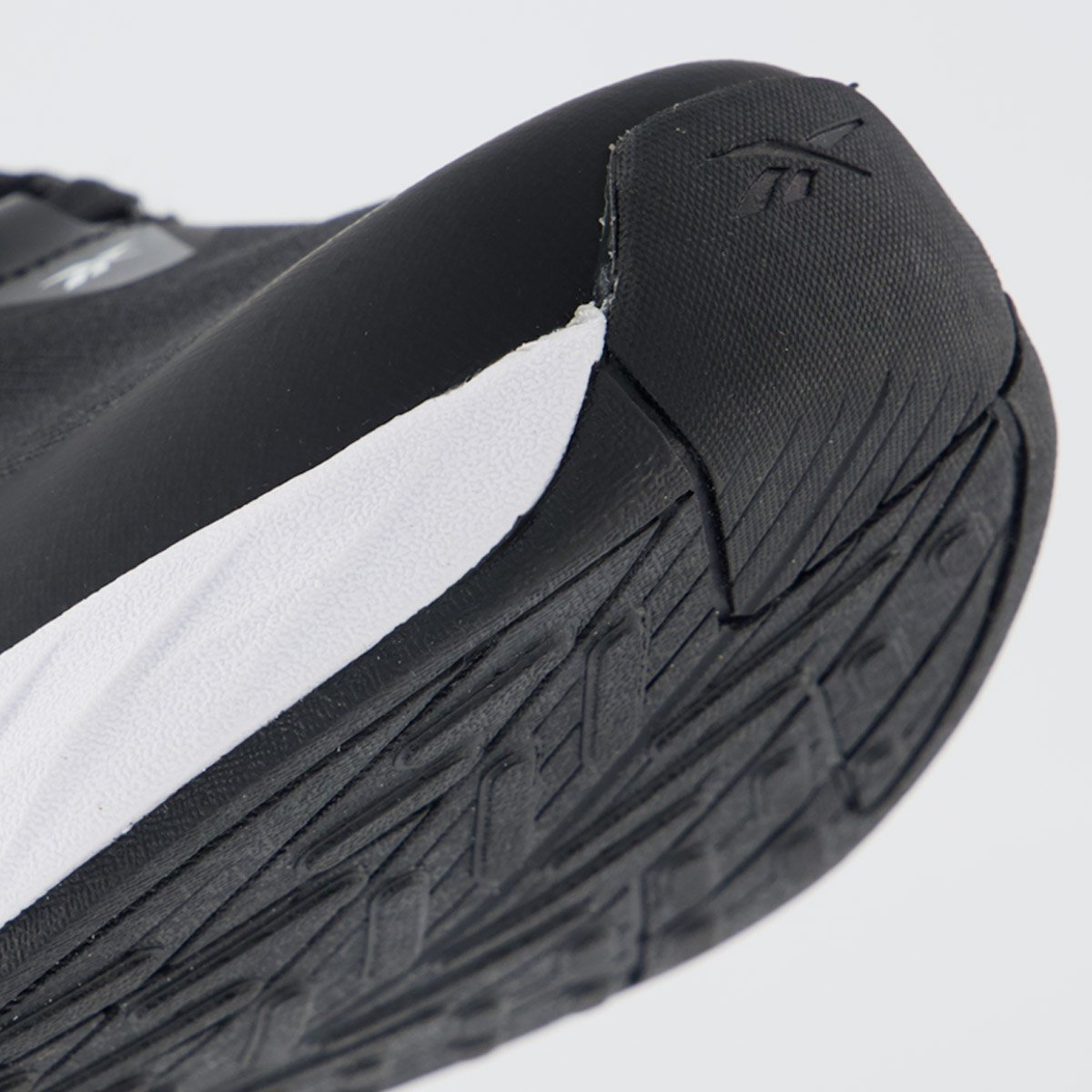 Tênis Reebok Verse Preto e Branco Preto/Branco 8