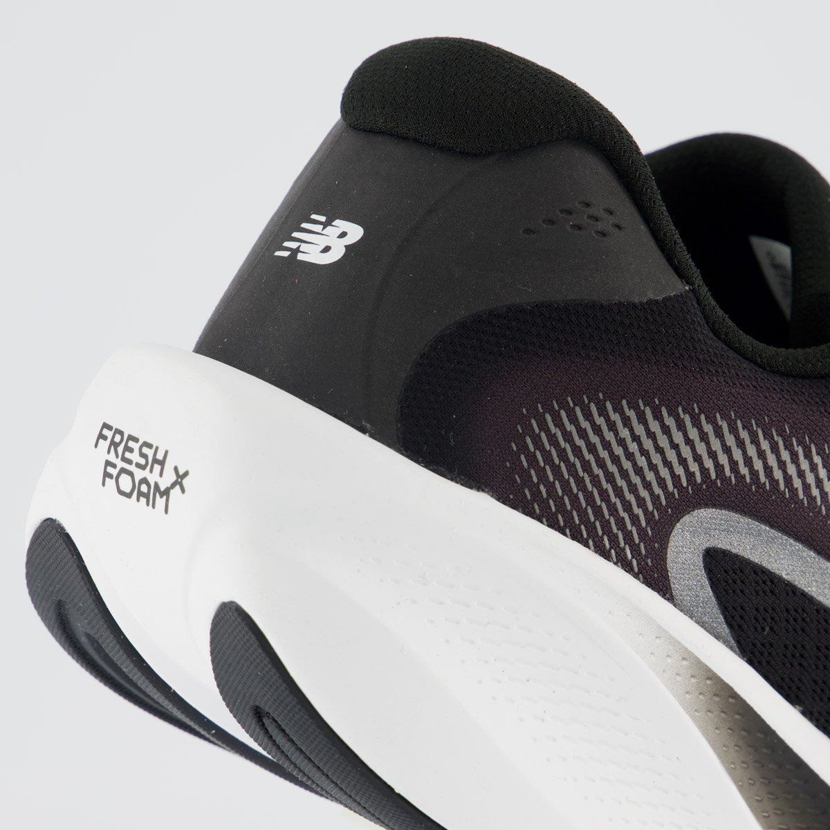 Tênis New Balance Fresh Foam Ellipse Preto e Branco Preto 6
