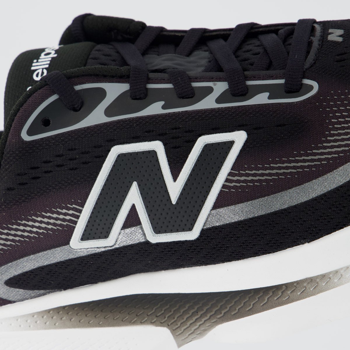 Tênis New Balance Fresh Foam Ellipse Preto e Branco Preto 7