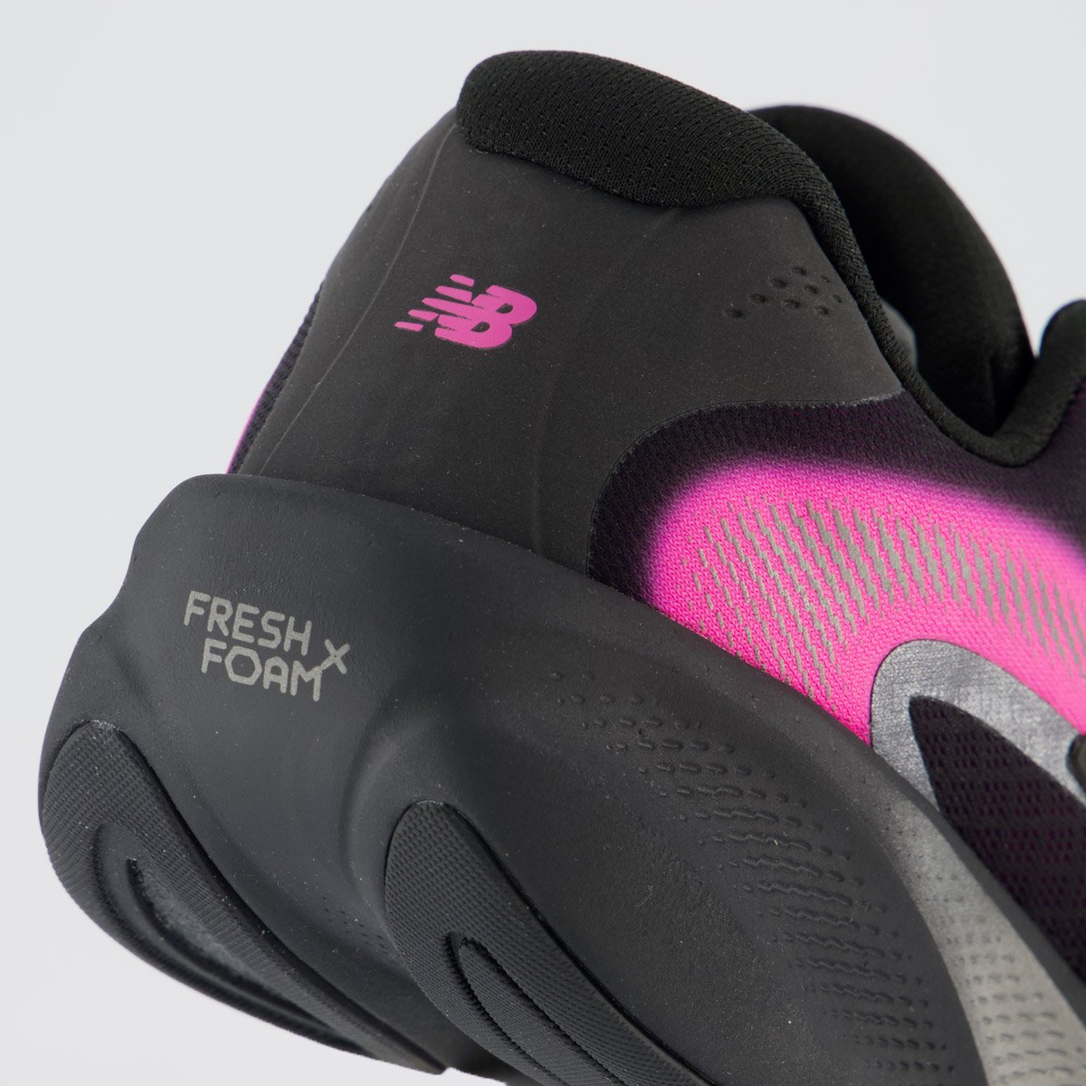 Tênis New Balance Fresh Foam Ellipse Feminino Rosa e Preto Preto/Rosa 6