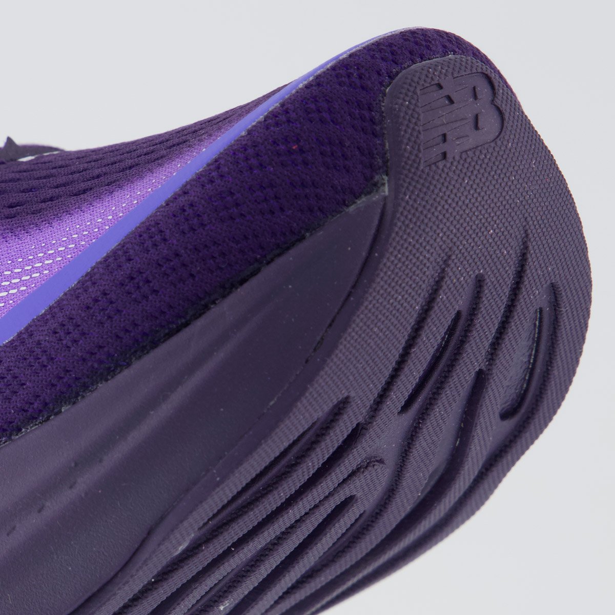 Tênis New Balance Fresh Foam Ellipse Feminino Roxo Roxo 8