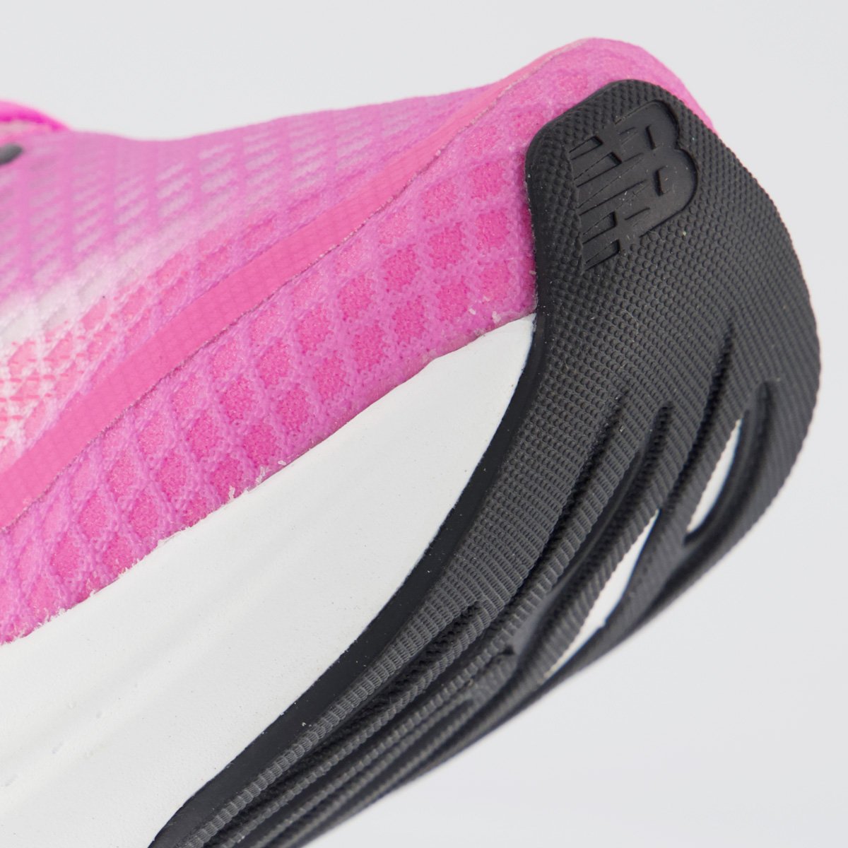 Tênis New Balance Fresh Foam Ellipse Feminino Rosa e Branco Rosa 8