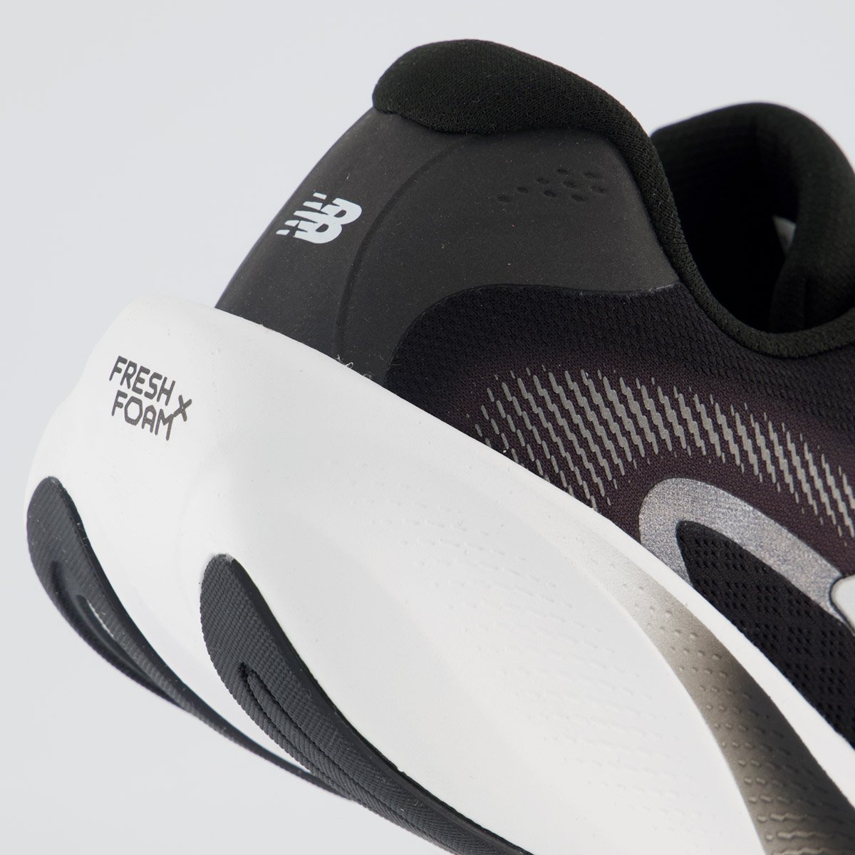 Tênis New Balance Fresh Foam Ellipse Feminino Preto e Branco Preto 6