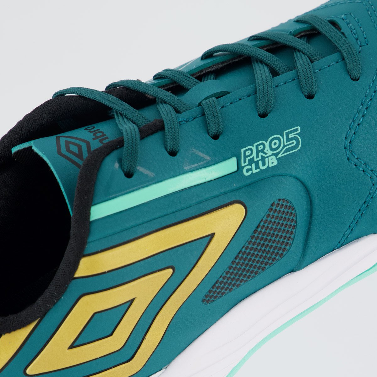 Chuteira Umbro Pro 5 Bump Club Futsal Preta e Verde Verde 7