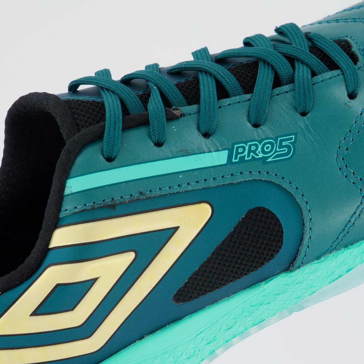 Chuteira Umbro Pro 5 Bump Futsal Preta e Verde Verde 7