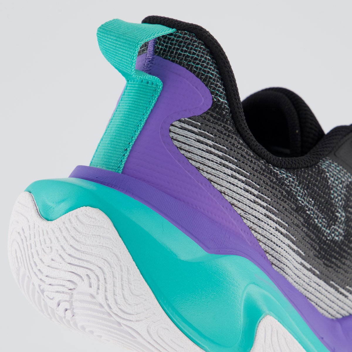 Tênis Under Armour Layup Lilás e Ciano Multicores 6