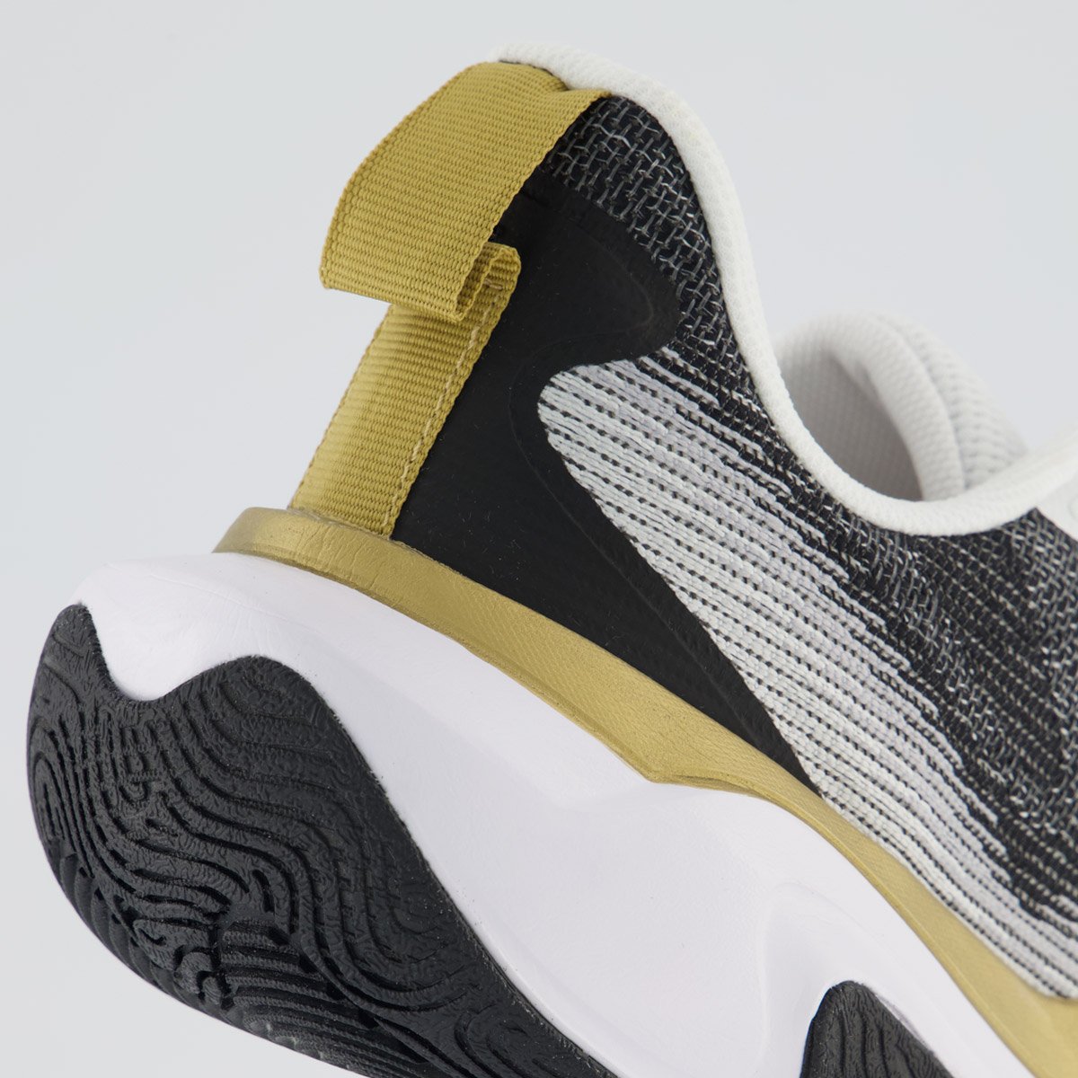 Tênis Under Armour Layup Branco e Preto Cinza 6