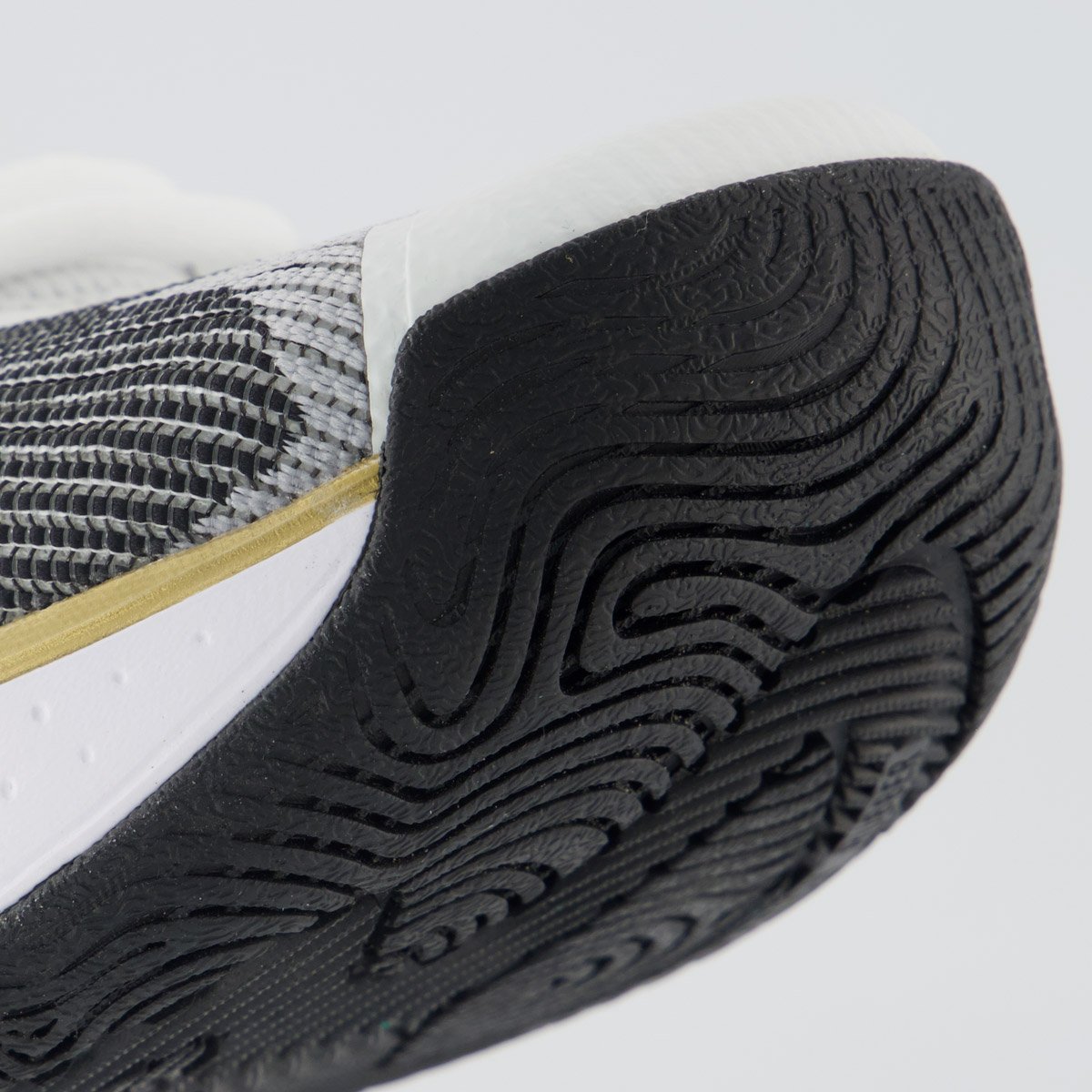 Tênis Under Armour Layup Branco e Preto Cinza 8
