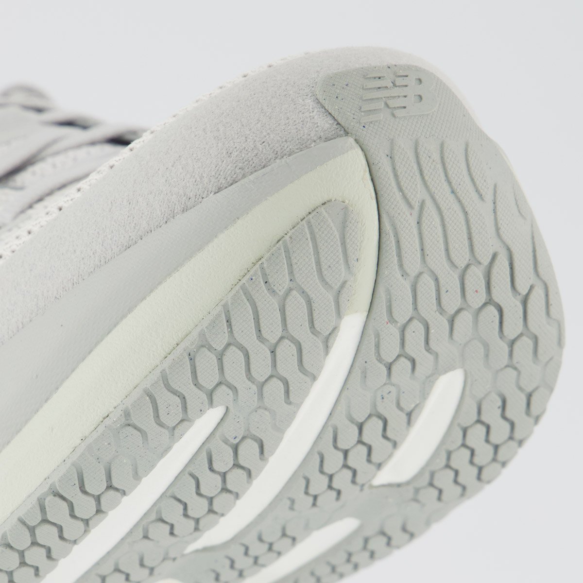 Tênis New Balance Fresh Foam X 1080 V15 Cinza Claro Cinza 8