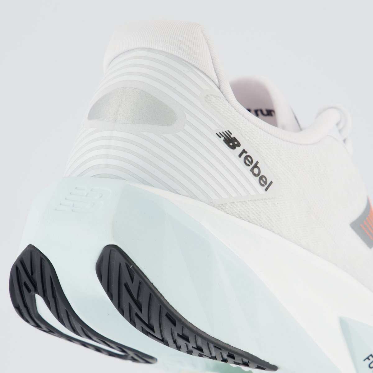 Tênis New Balance Fuelcell Rebel V5 Branco Branco 6