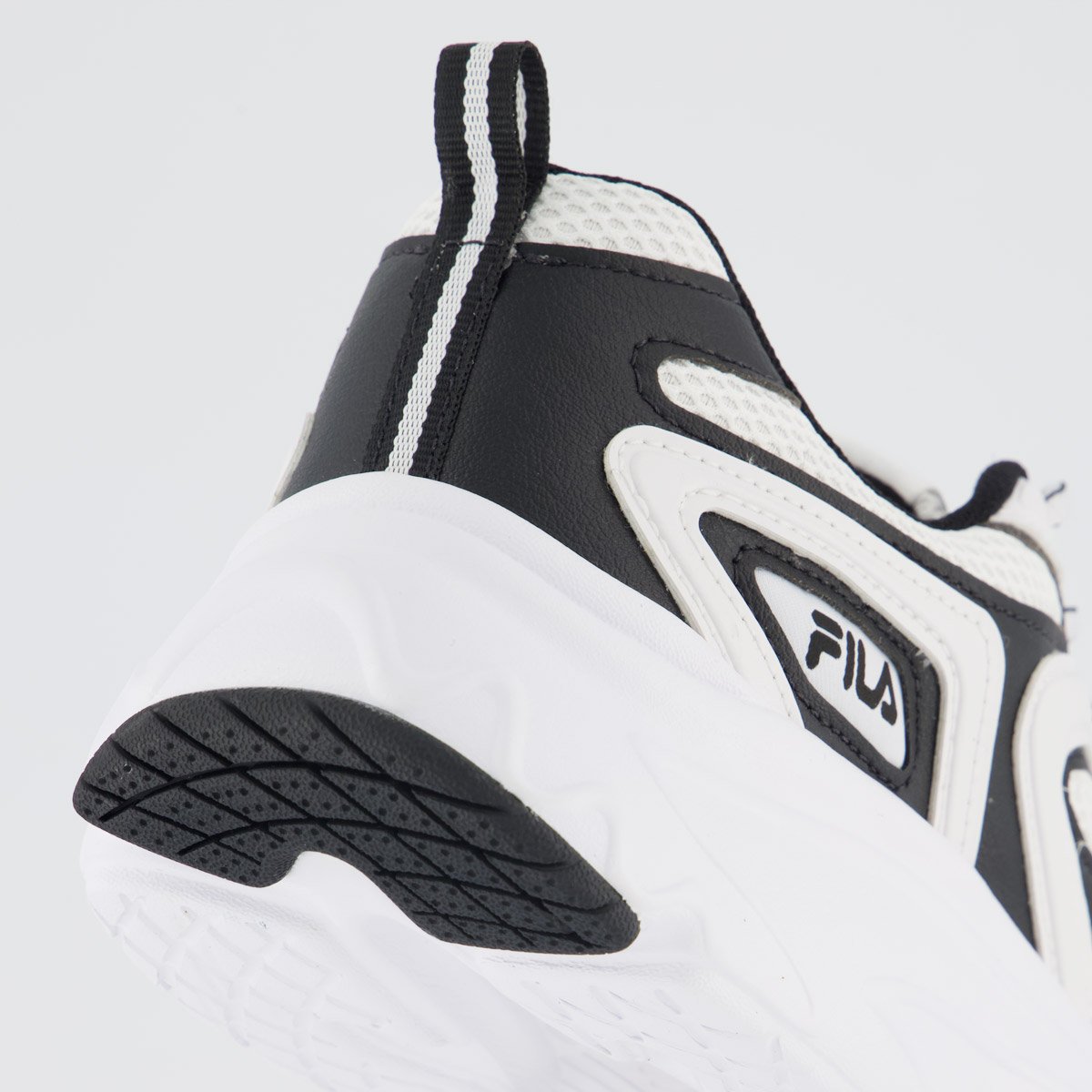 Tenis Fila Buzzard Bold Branco e Preto Branco/Preto 6