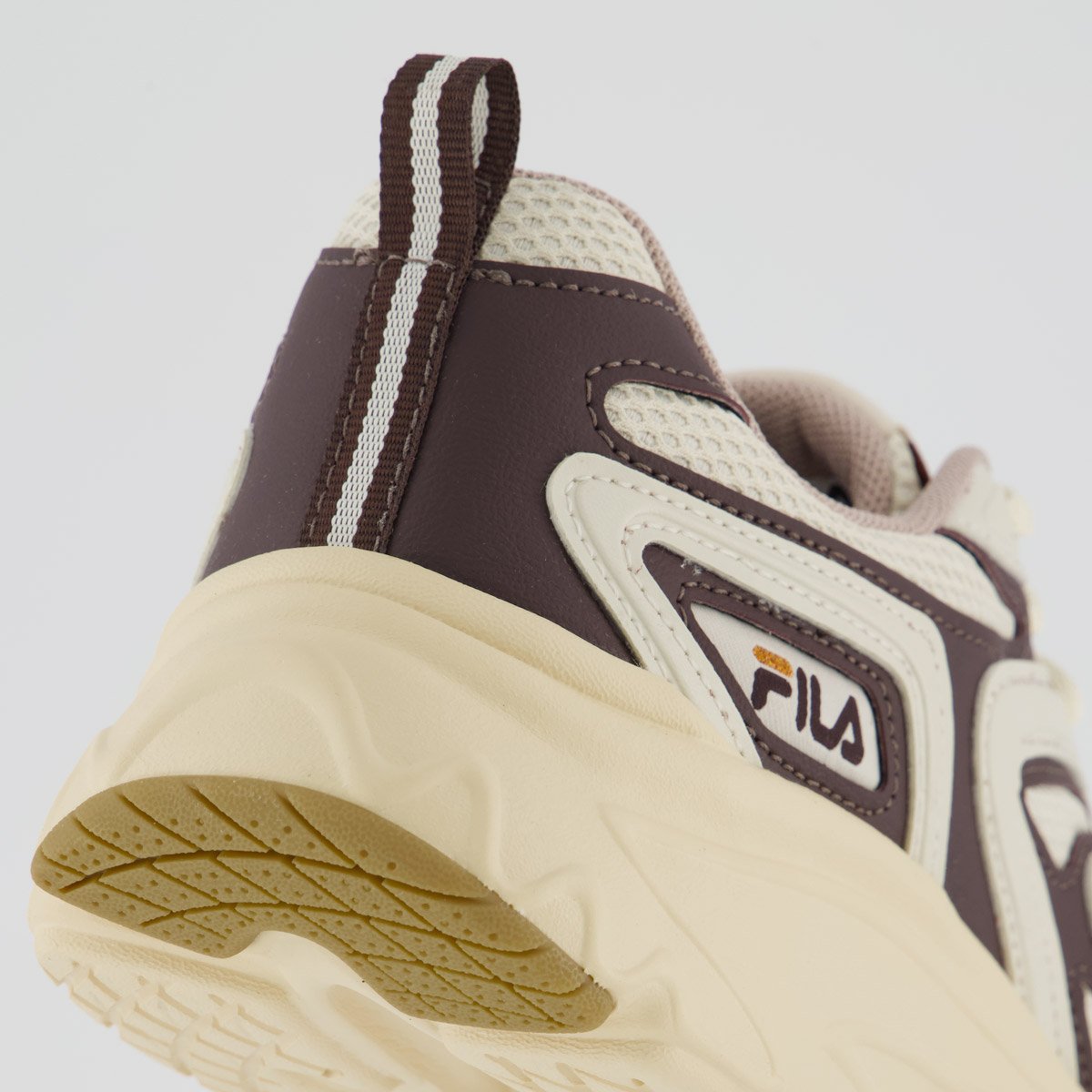 Tenis Fila Buzzard Bold Feminino Off-White e Marrom Off White/Marrom 6