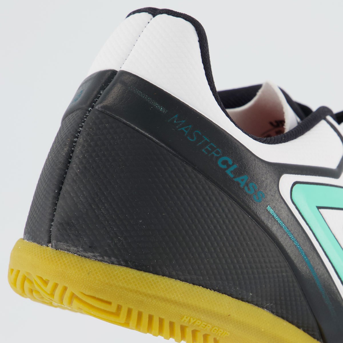 Chuteira Umbro Master Class Club Futsal Branca e Preta Branco/Preto 6