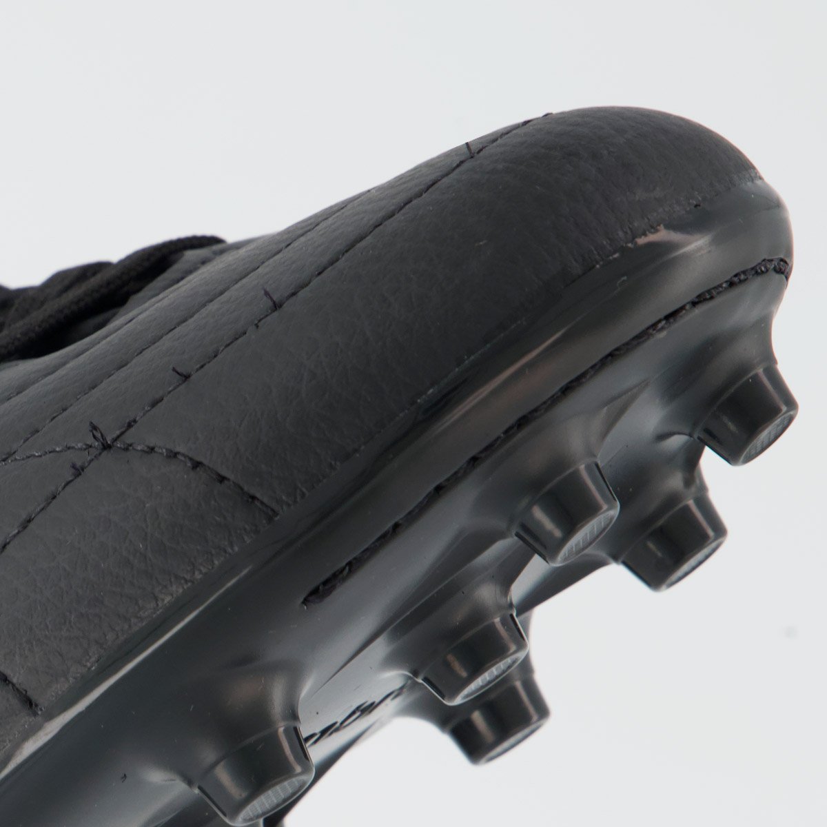 Chuteira Umbro Class Neo Campo Preta e Verde Preto/Verde 8