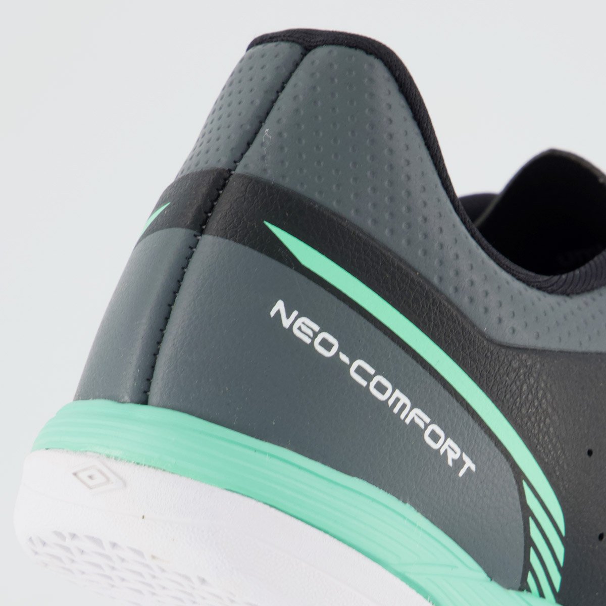 Chuteira Umbro Neo Comfort Futsal Preta e Verde Preto/Verde 6