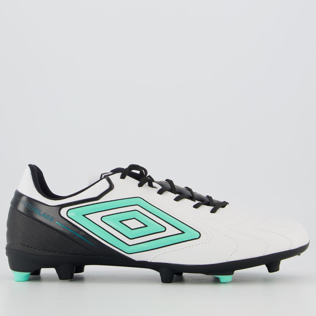 Chuteira Umbro Master Class Club Campo Branca e Preta