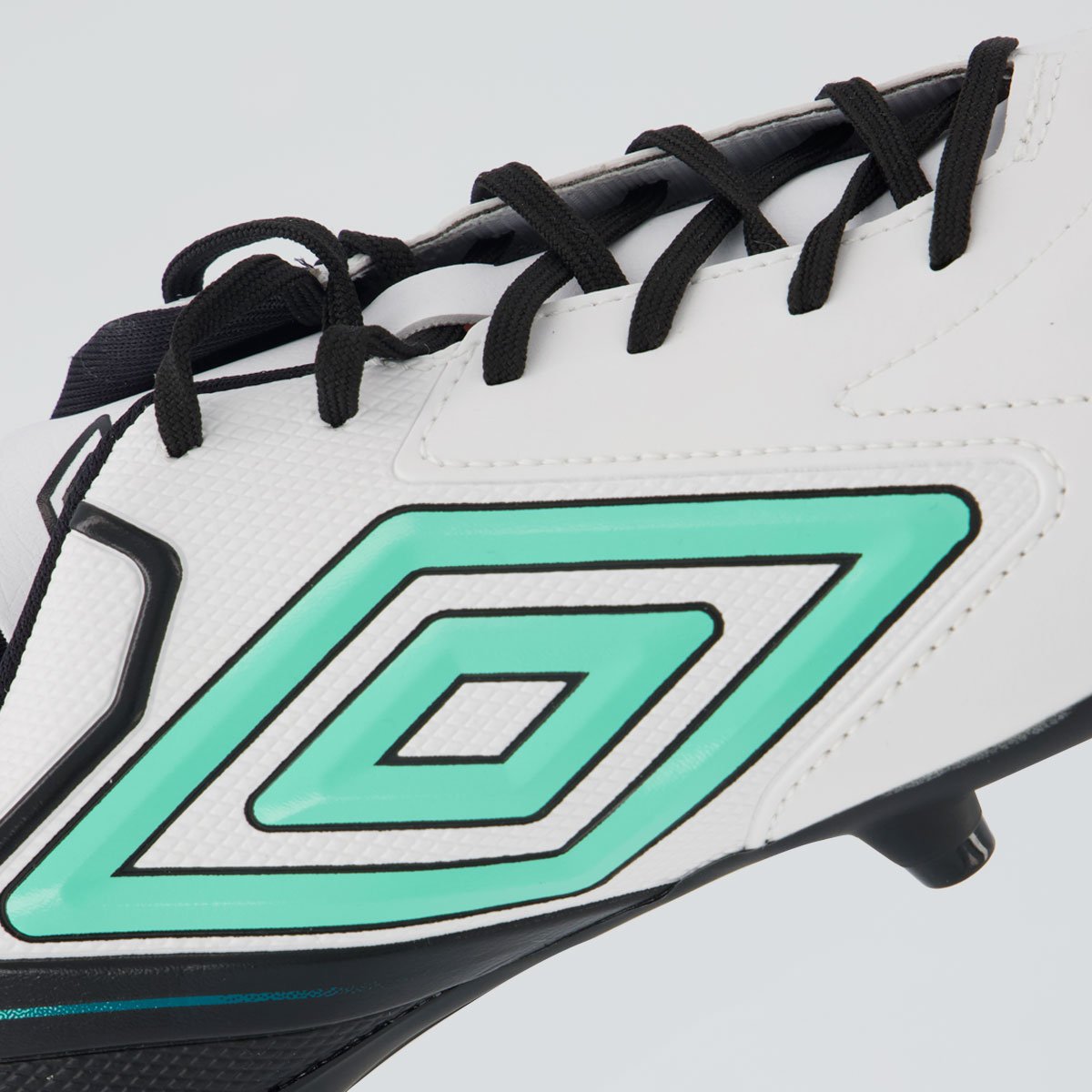 Chuteira Umbro Master Class Club Campo Branca e Preta Branco/Preto 7