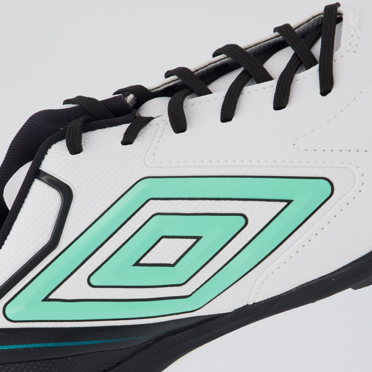 Chuteira Umbro Master Class Club Society Branca e Verde Branco/Verde 7