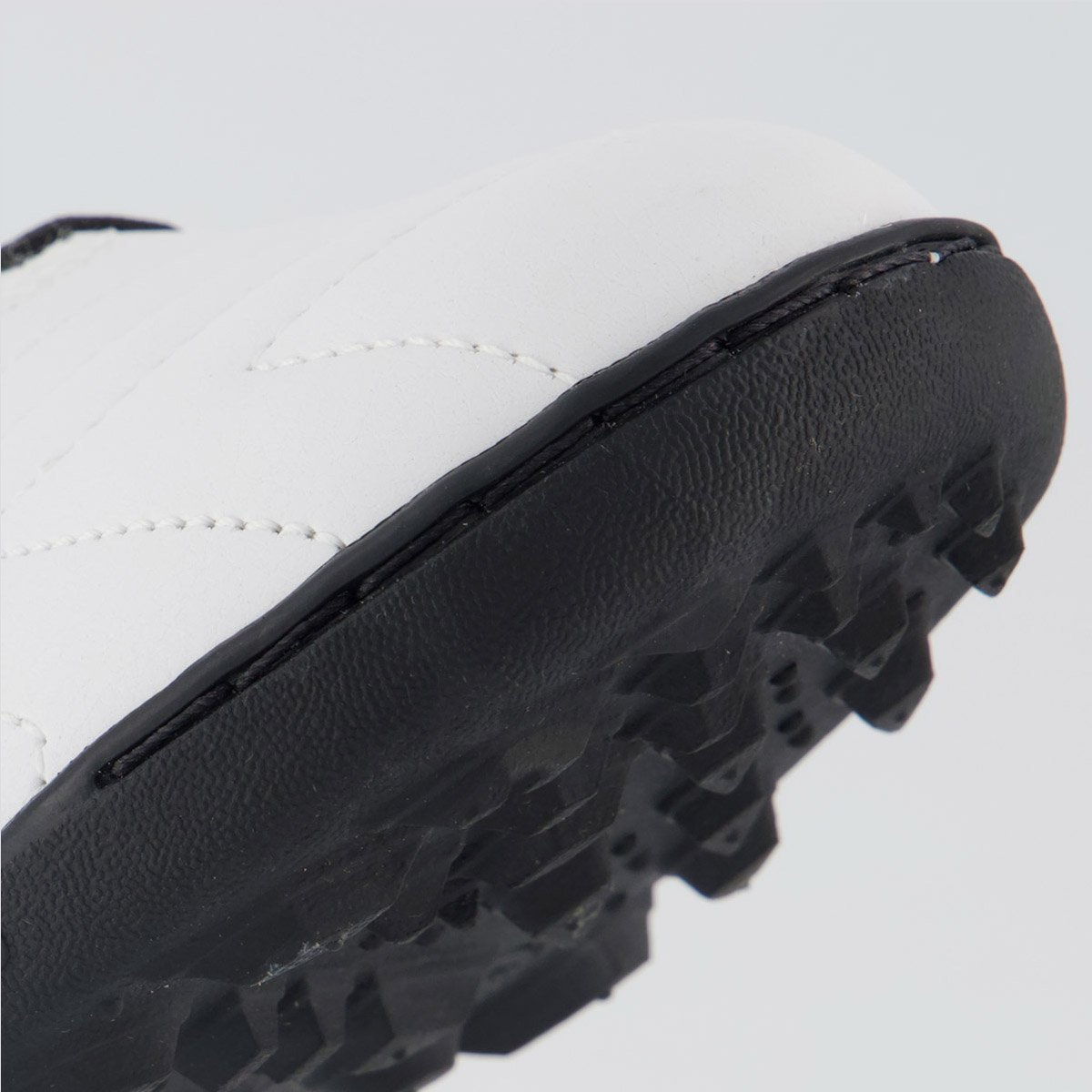 Chuteira Umbro Master Class Club Society Branca e Verde Branco/Verde 8