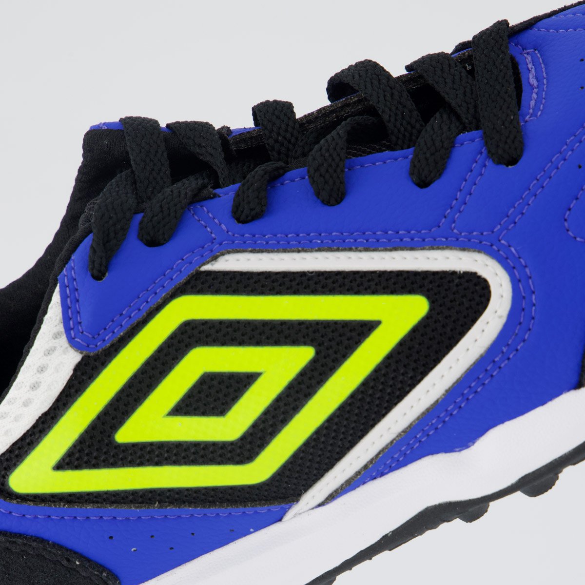 Chuteira Umbro Pro Challenge Uptake Society Azul e Preta Azul/Preto 7
