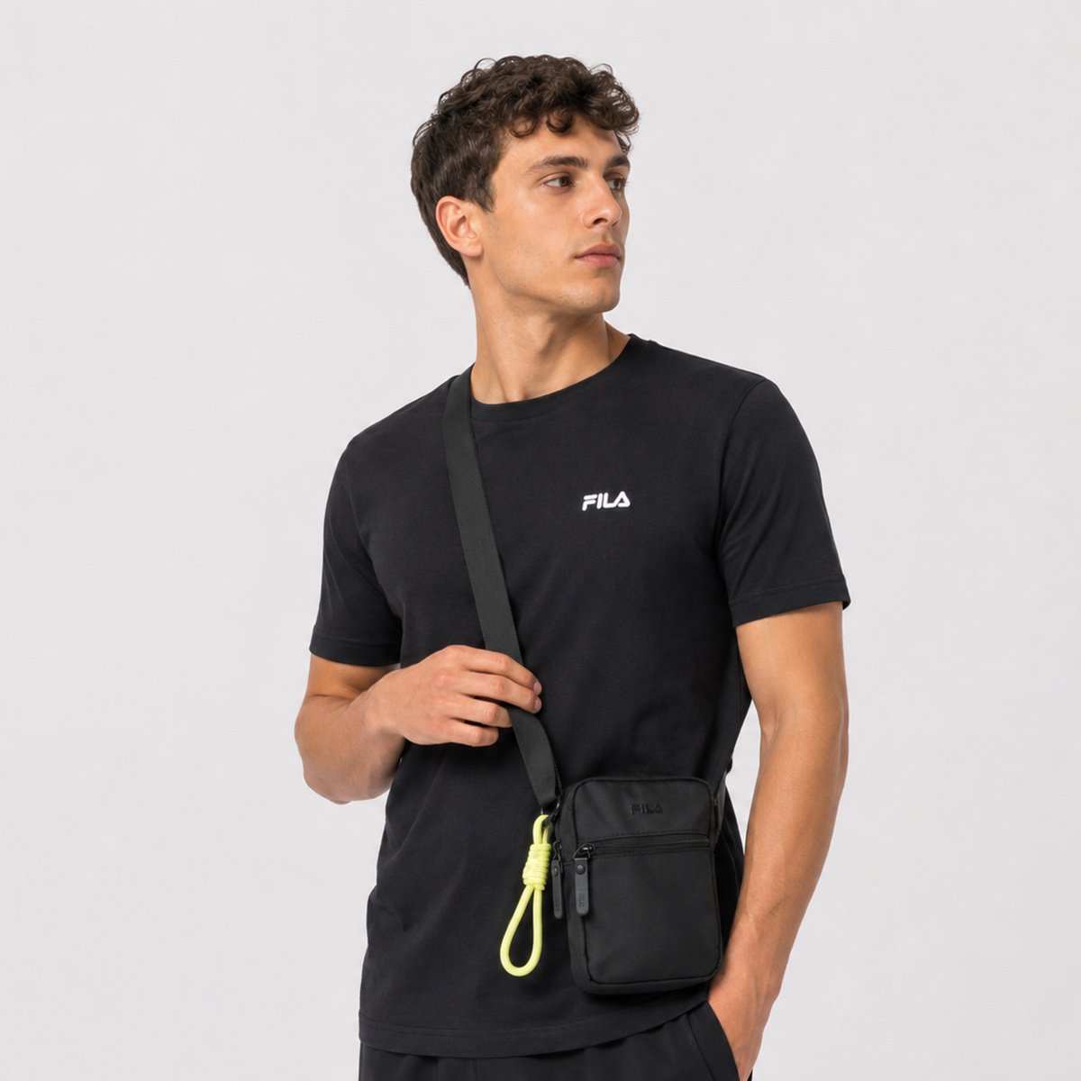 Bolsa Fila Sport Life Letter Mini Preta