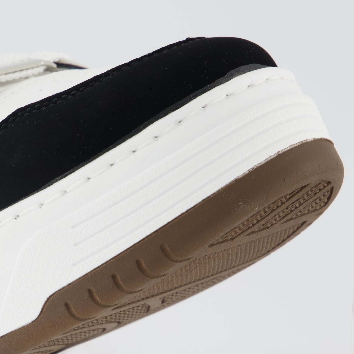 Tênis Via Marte V225 Feminino Branco e Preto Branco/Preto 8