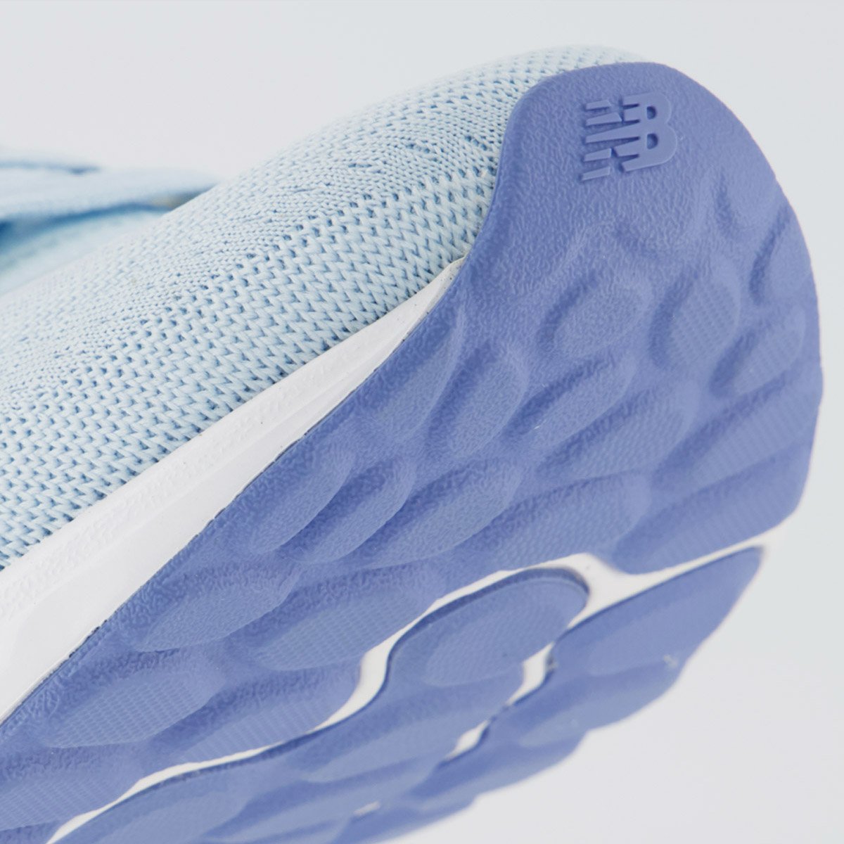 Tênis New Balance Fresh Foam Arishi V4 Feminino Azul Claro Azul 8