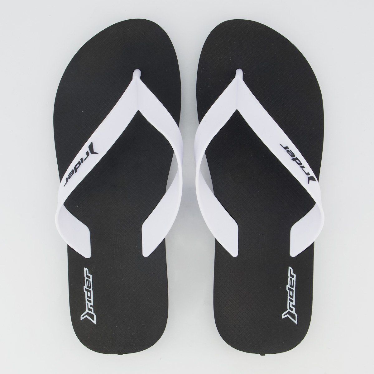 Chinelo Rider Feel Light Preto e Branco