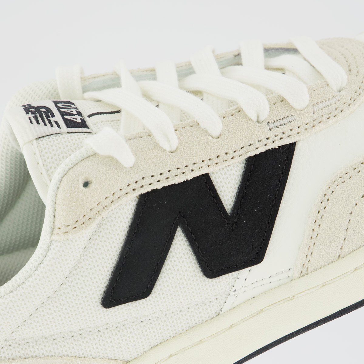 Tênis New Balance Numeric 440 V2 Off-White e Preto Off White/Preto 7