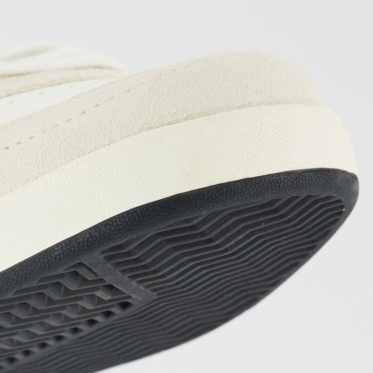 Tênis New Balance Numeric 440 V2 Off-White e Preto Off White/Preto 8