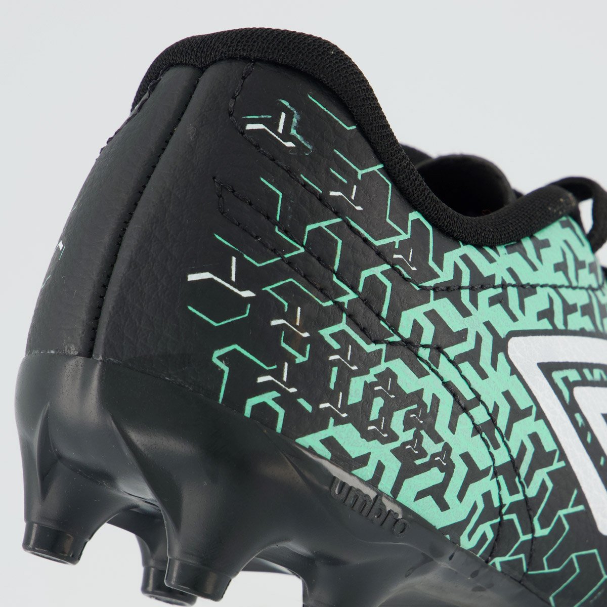 Chuteira Umbro Class Neo Campo Juvenil Preta e Verde Preto/Verde 6