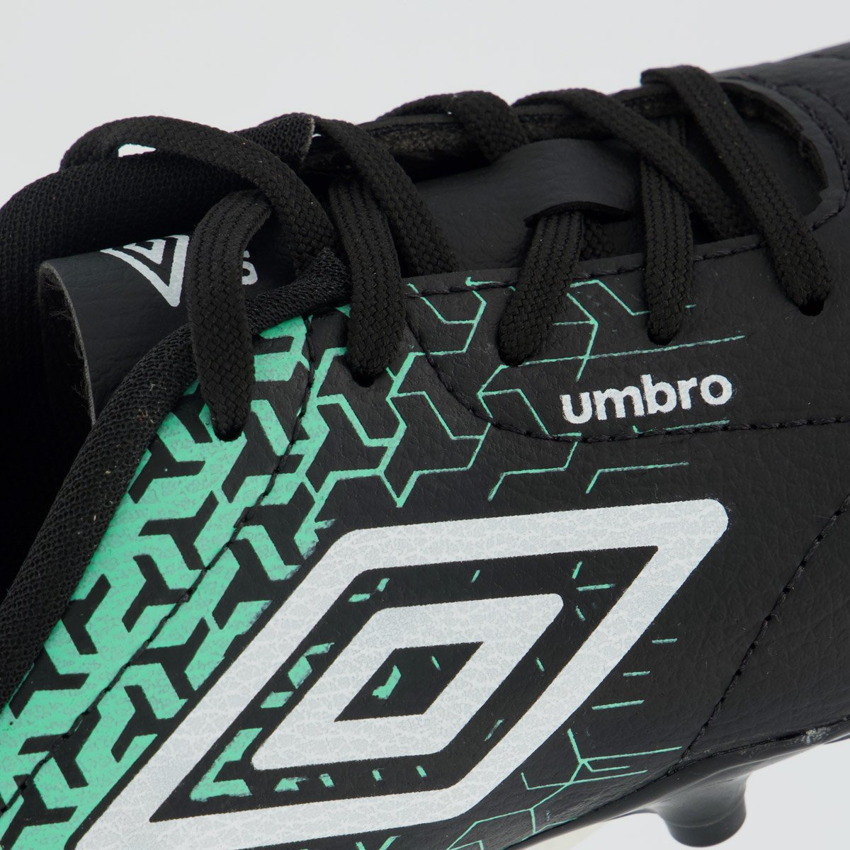 Chuteira Umbro Class Neo Campo Juvenil Preta e Verde Preto/Verde 7