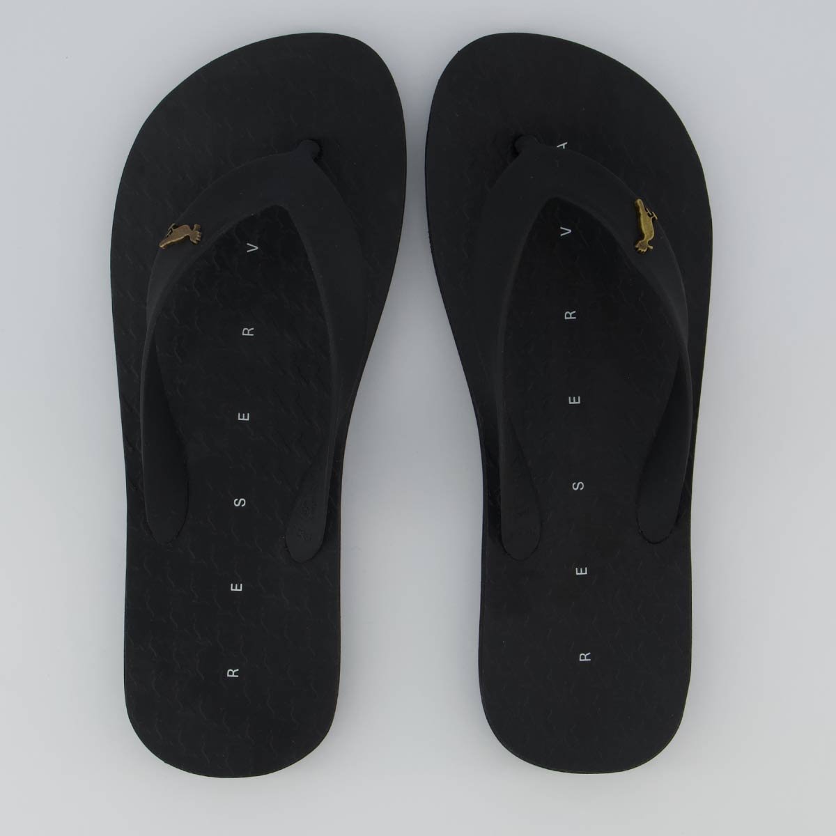 Chinelo Reserva Trancoso Preto e Dourado