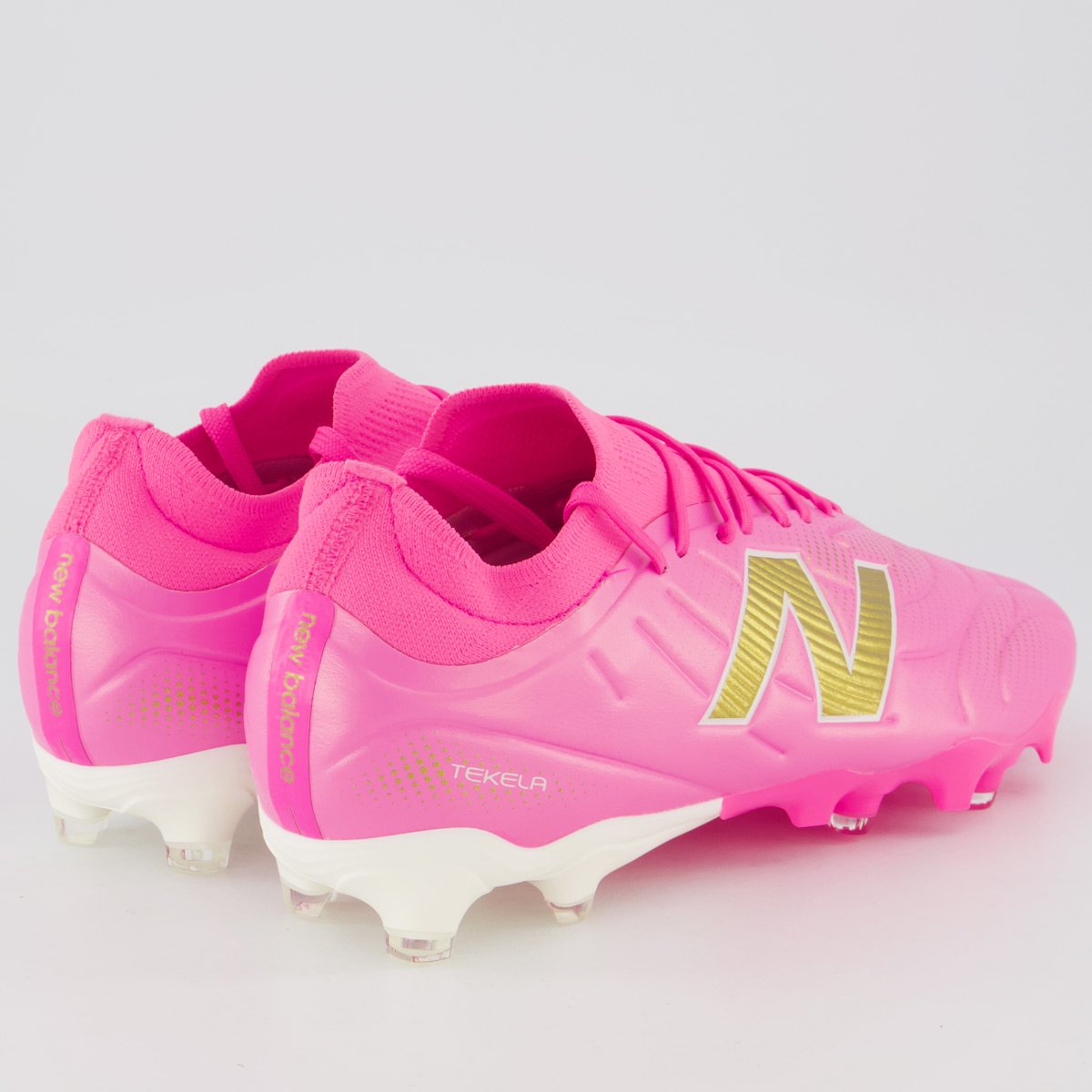 Chuteira New Balance Tekela Team low V5 Campo Rosa Rosa 3