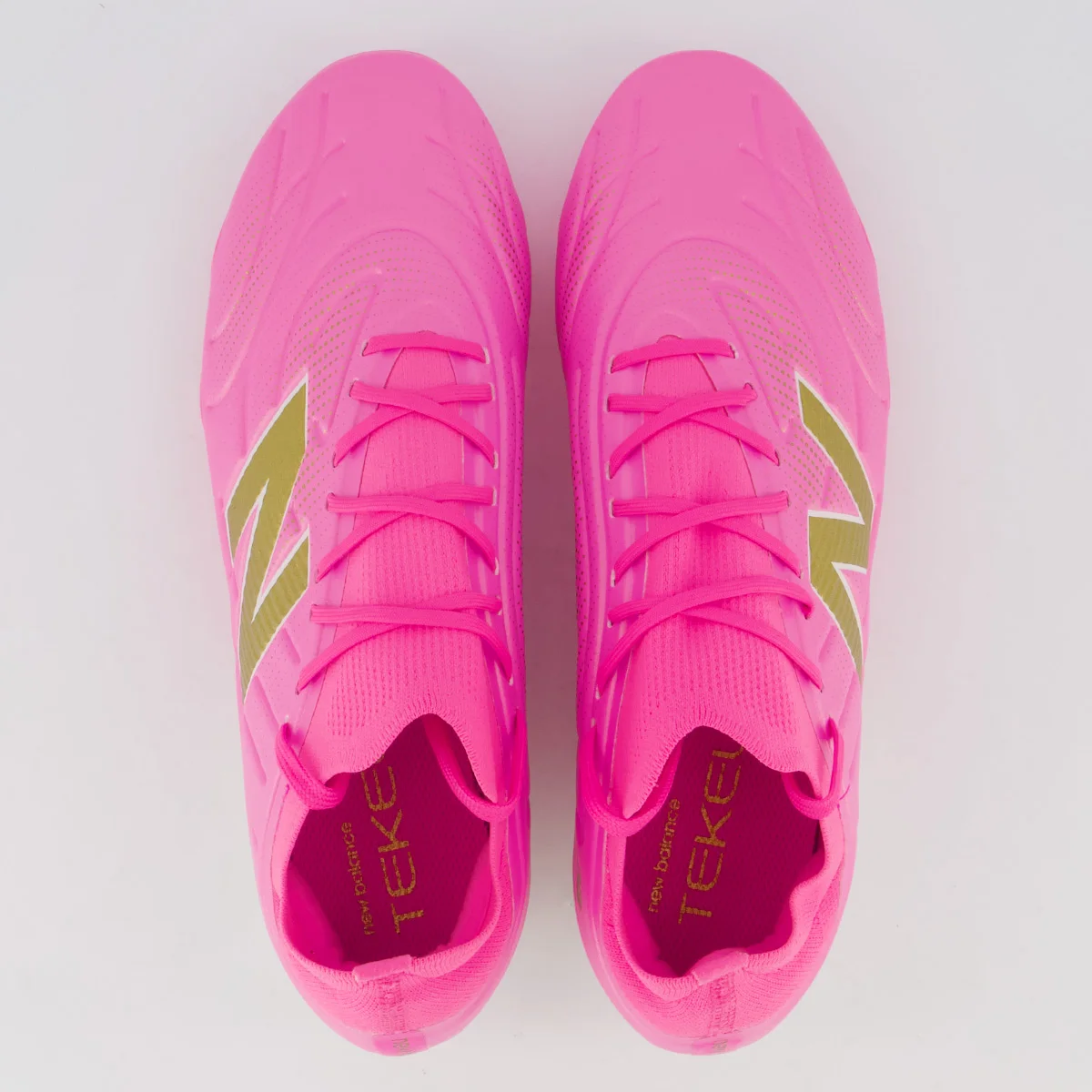 Chuteira New Balance Tekela Team low V5 Campo Rosa Rosa 4