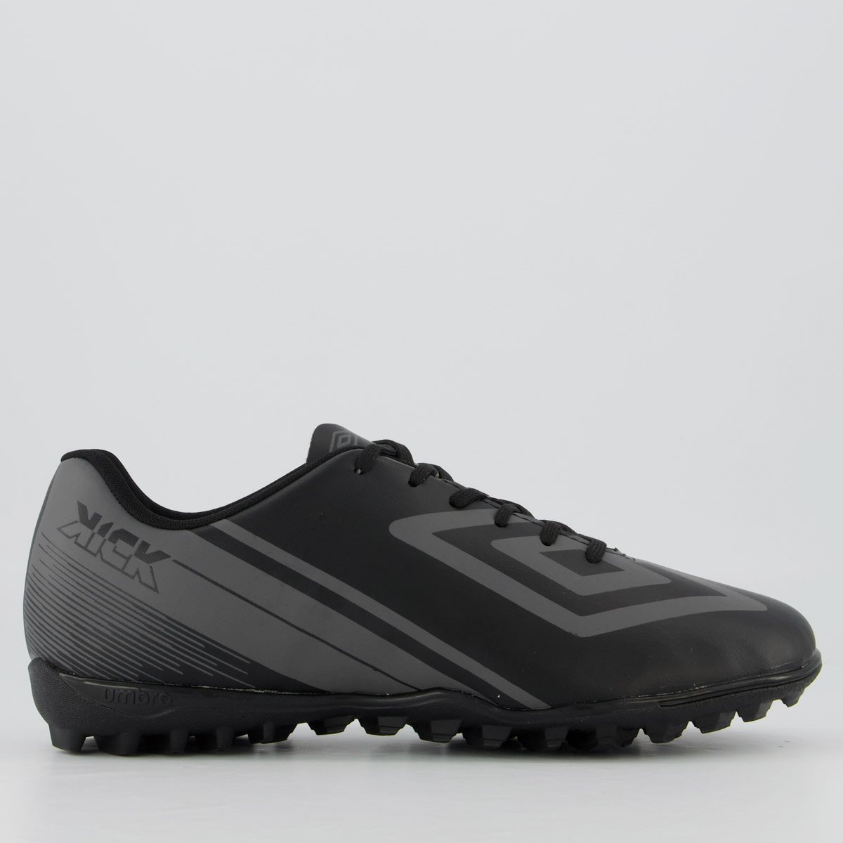 Chuteira Umbro Kick Society Preta e Cinza