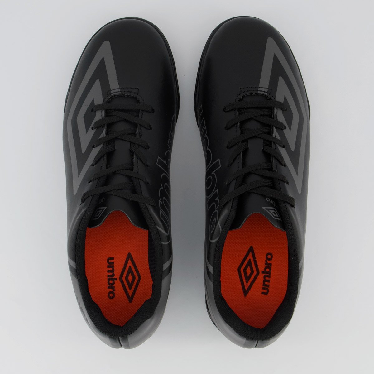 Chuteira Umbro Kick Society Preta e Cinza Preto/Cinza 4