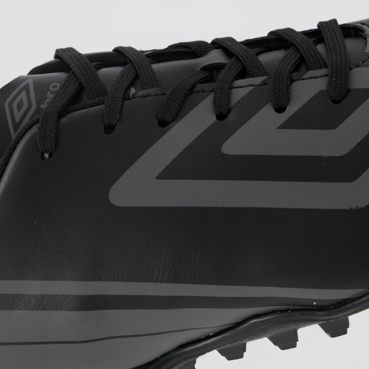Chuteira Umbro Kick Society Preta e Cinza Preto/Cinza 7