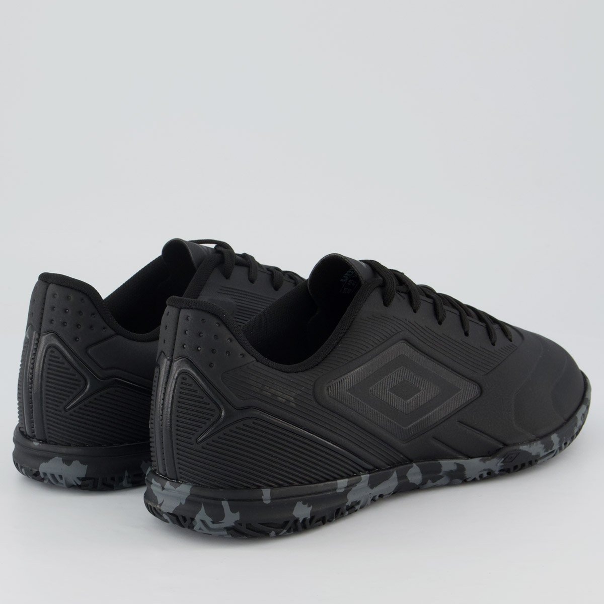 Chuteira Umbro Attak III Futsal Preta Preto 3