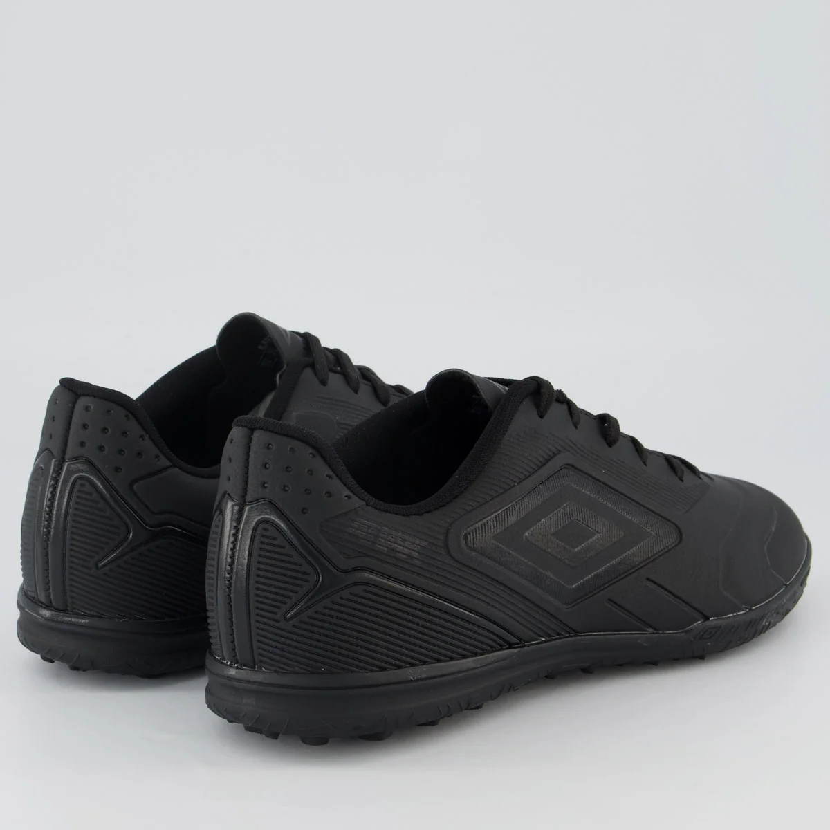 Chuteira Umbro Attak III Society All Black Preto 3