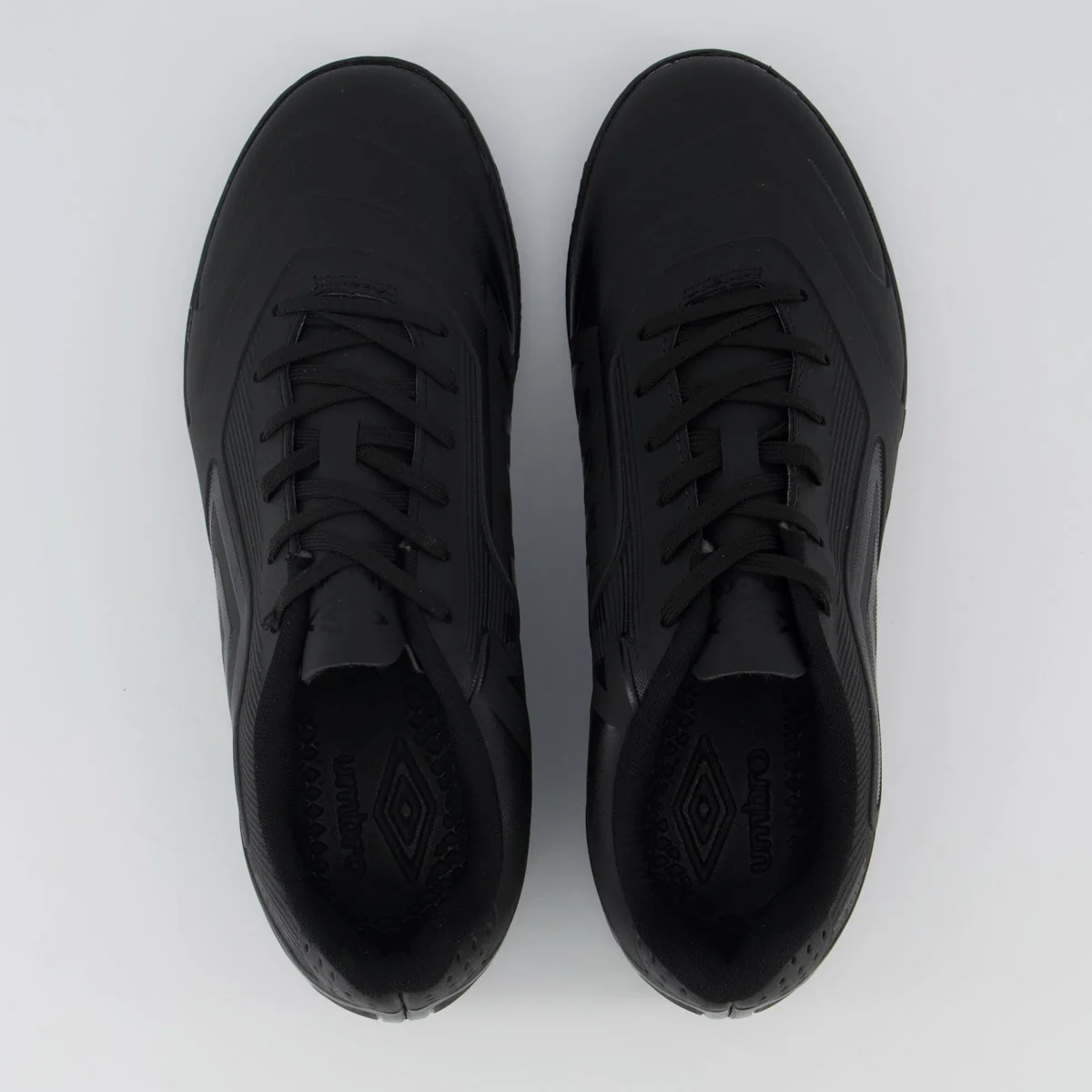 Chuteira Umbro Attak III Society All Black Preto 4