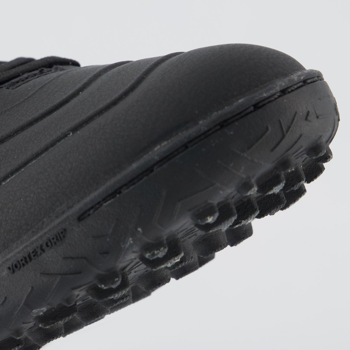 Chuteira Umbro Attak III Society All Black Preto 8