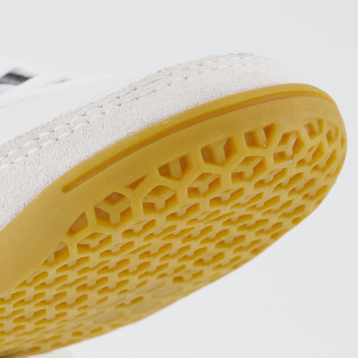 Chuteira Umbro Speciali Classic Futsal Branca e Preta Branco/Preto 8