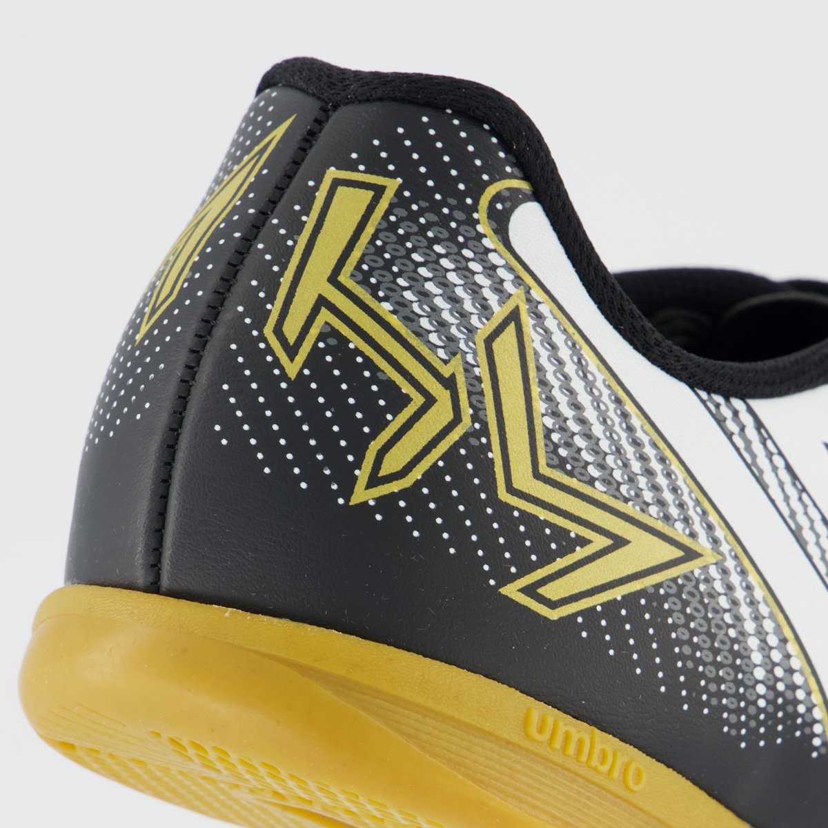 Chuteira Umbro Heatmap Futsal Preta e Branca Preto/Branco 6