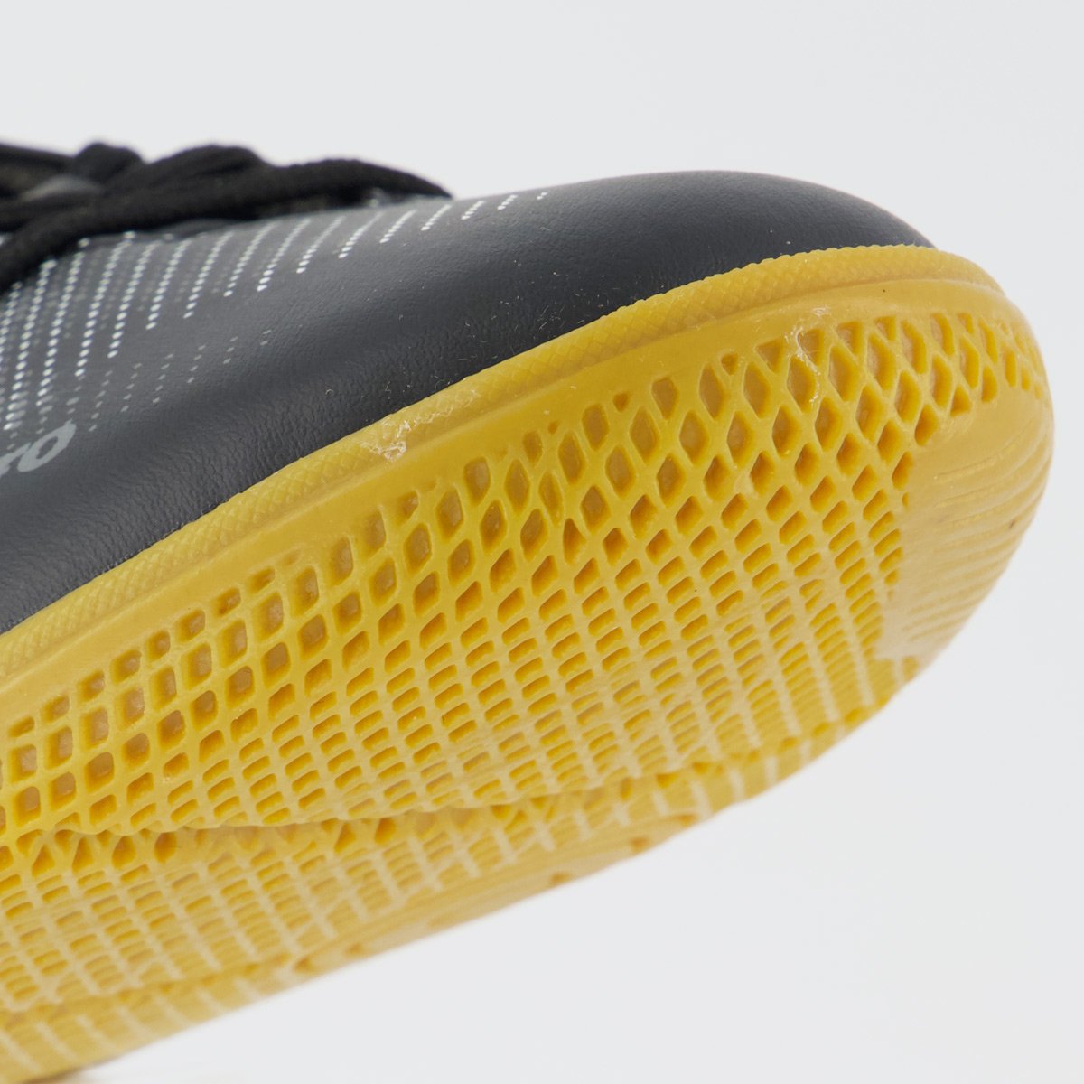 Chuteira Umbro Heatmap Futsal Preta e Branca Preto/Branco 8